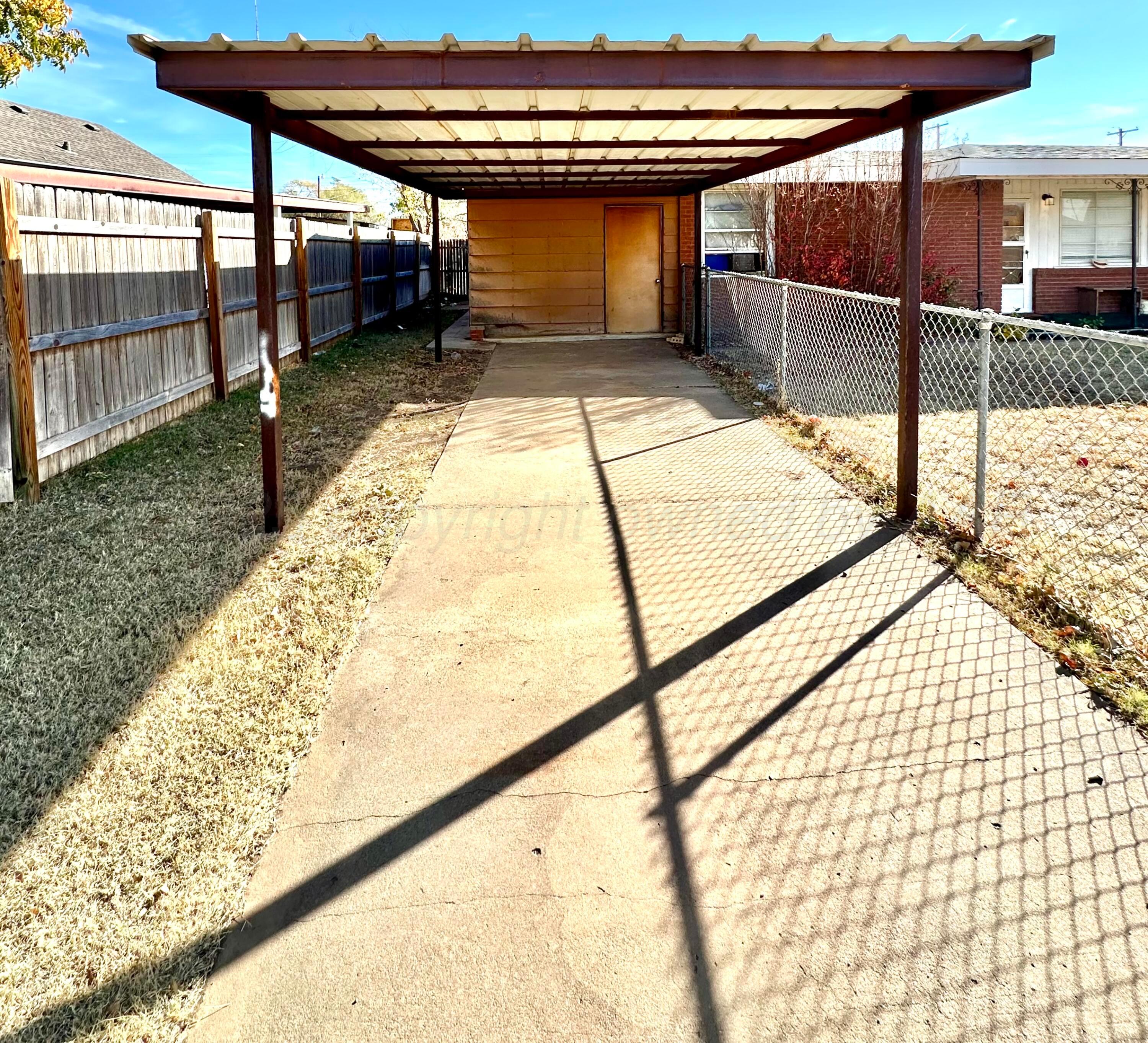 300 N Briscoe Avenue