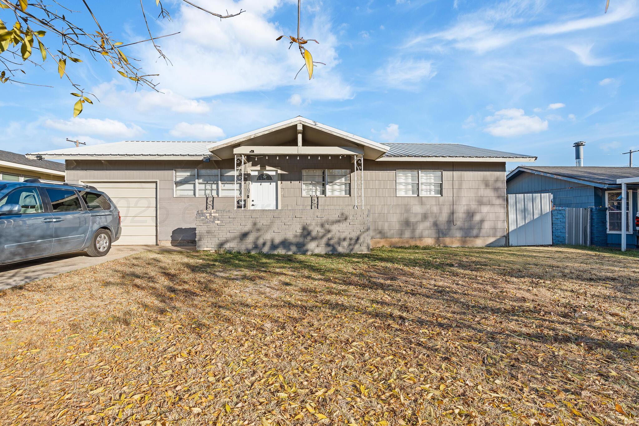 3107 S APACHE Street