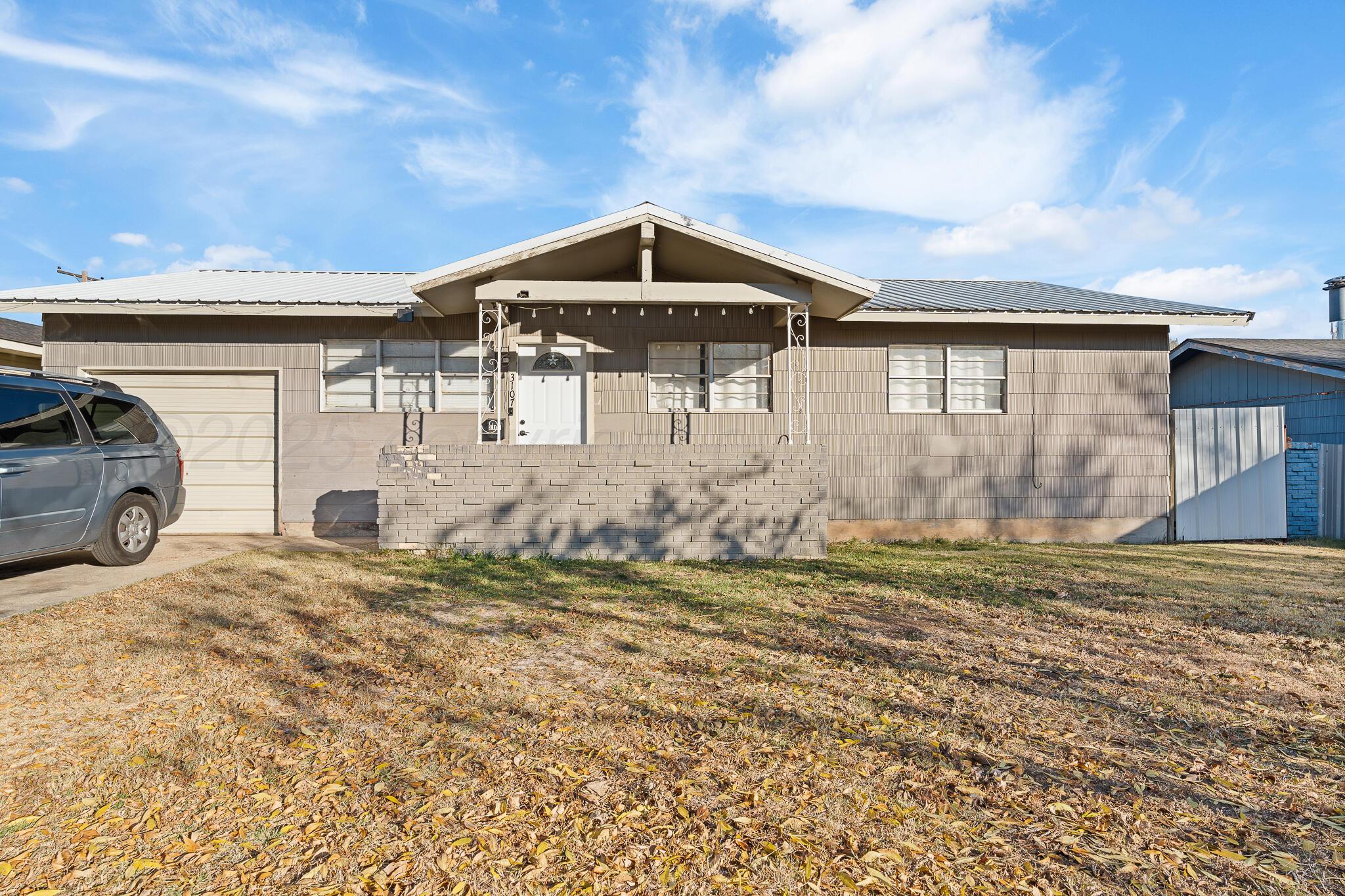 3107 S APACHE Street