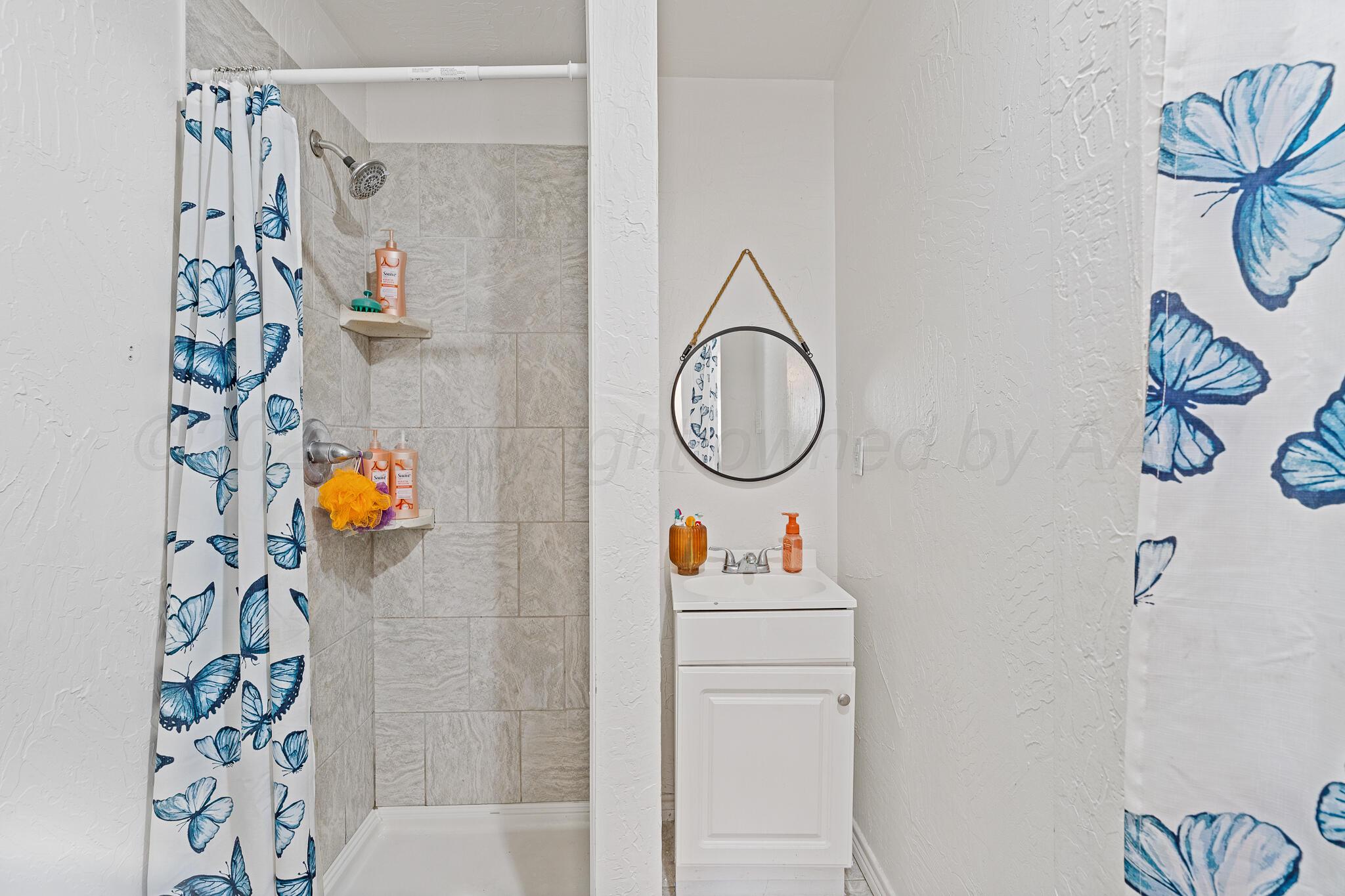 3107 S APACHE Street