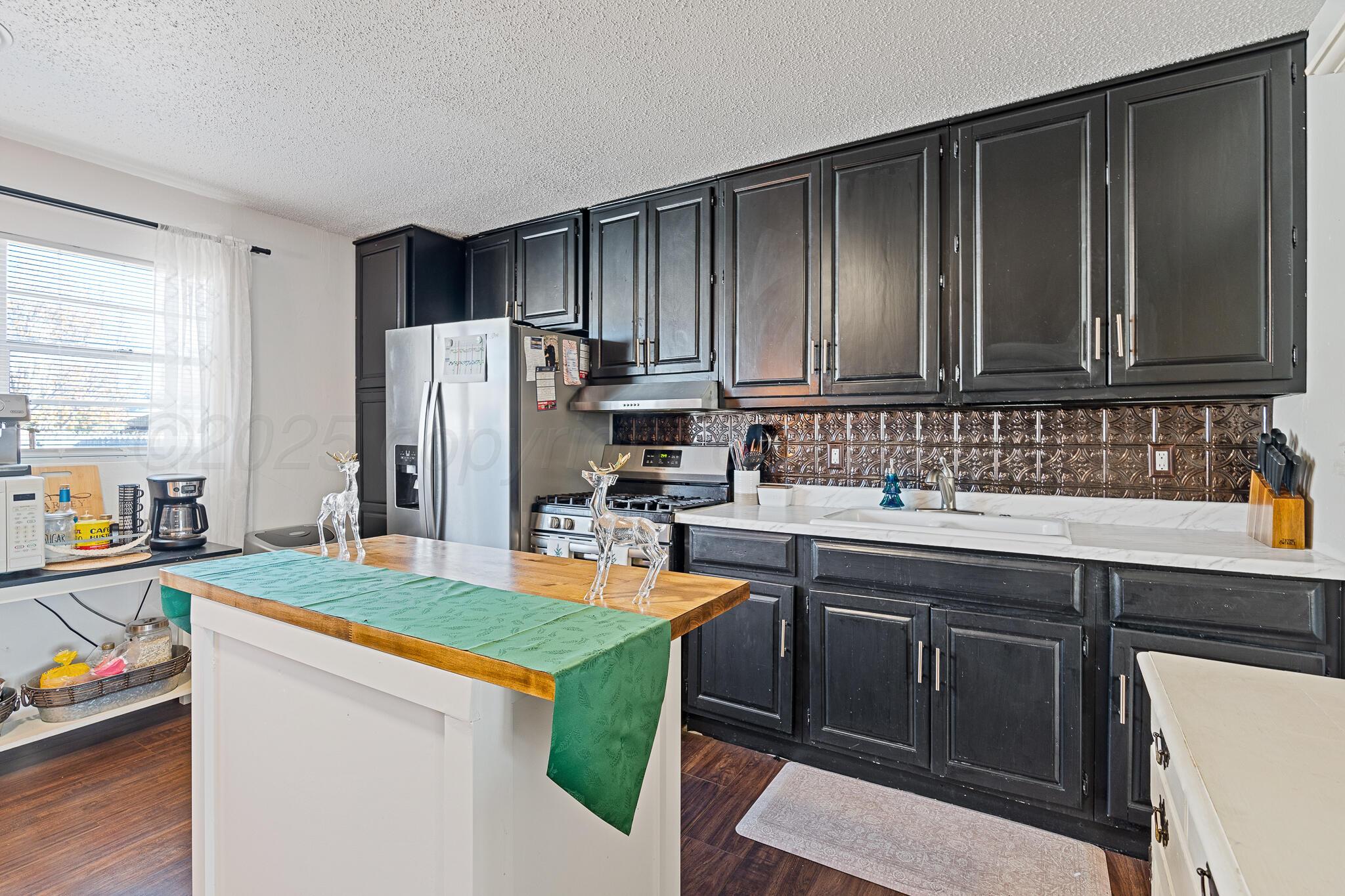 3107 S APACHE Street