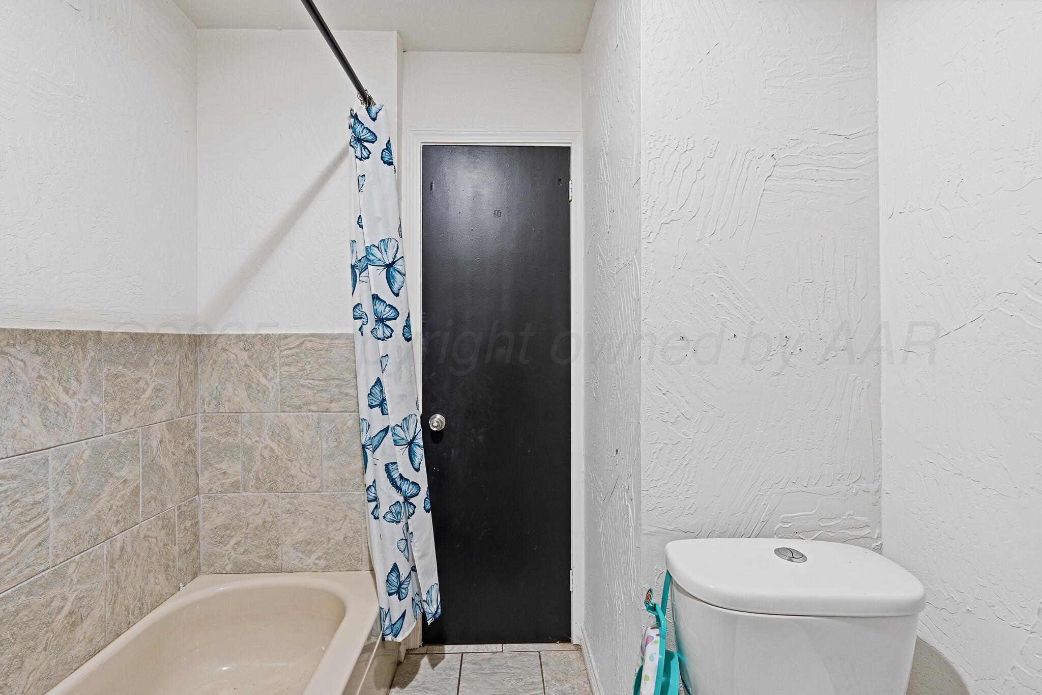 3107 S APACHE Street