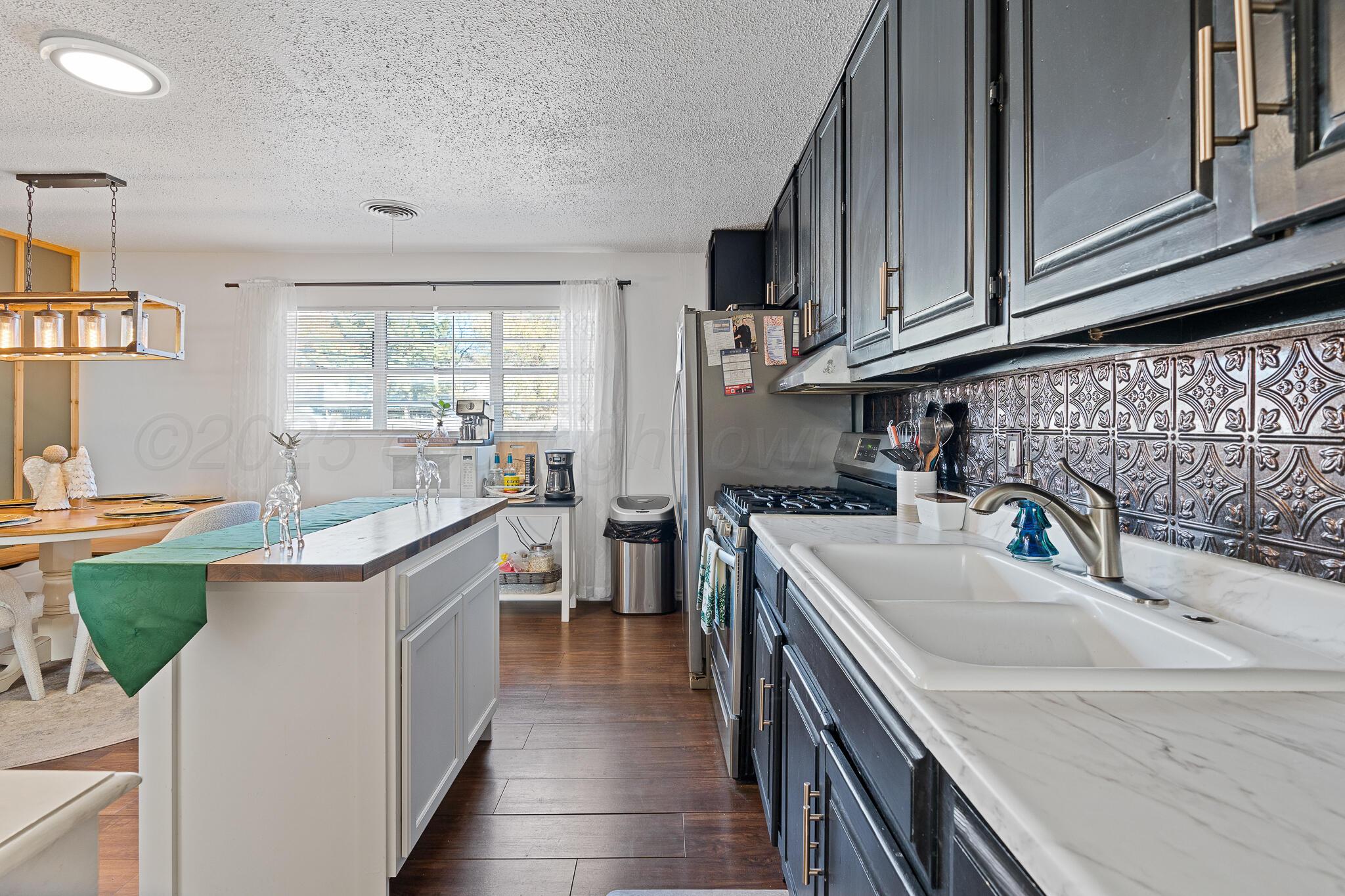 3107 S APACHE Street