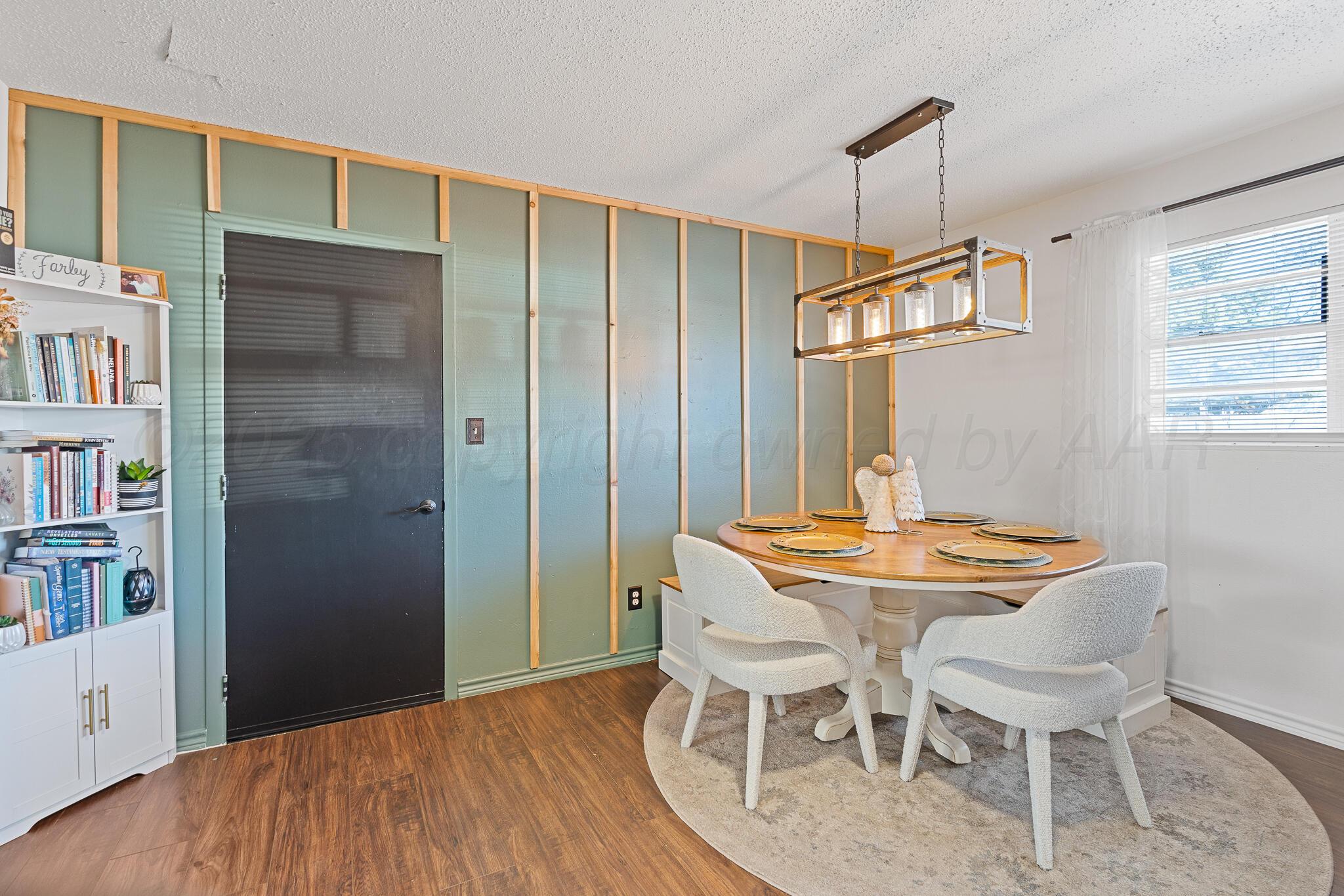 3107 S APACHE Street