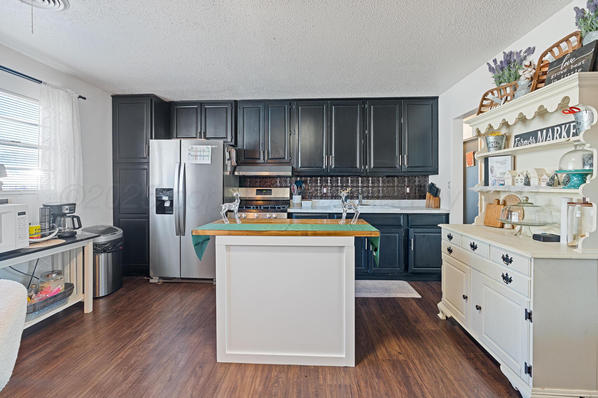 3107 S APACHE Street