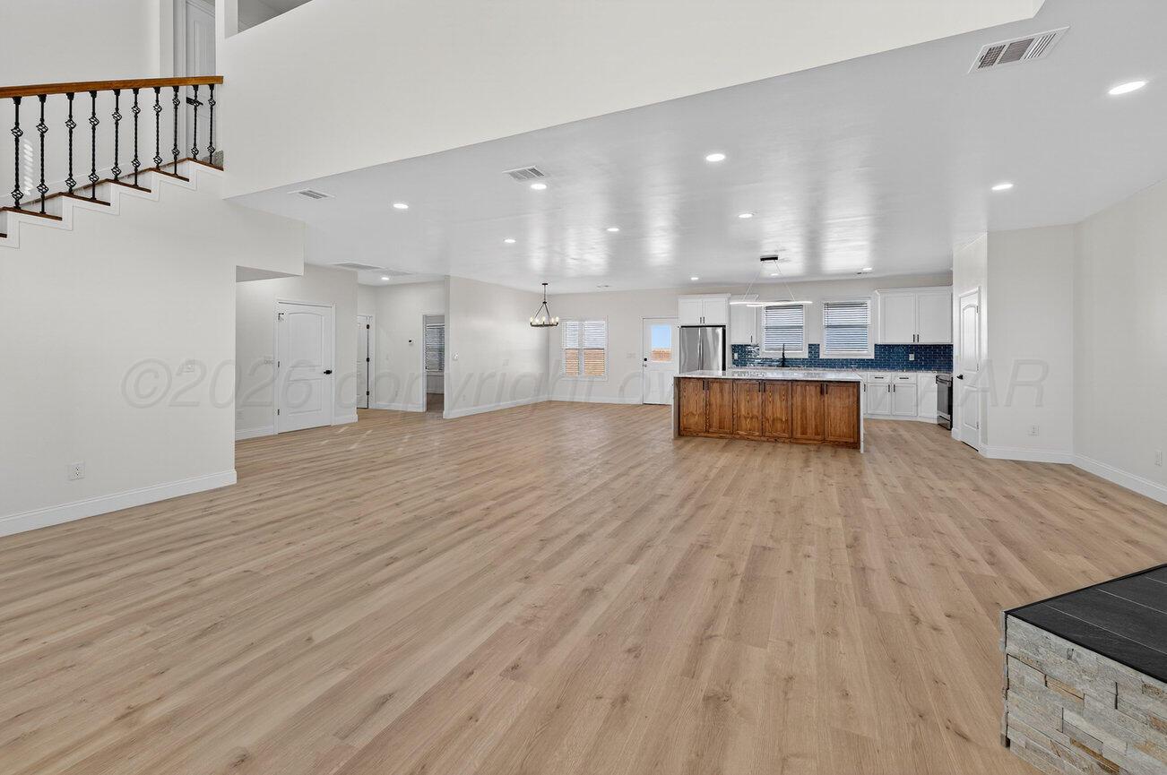 21150 W Farmers Avenue