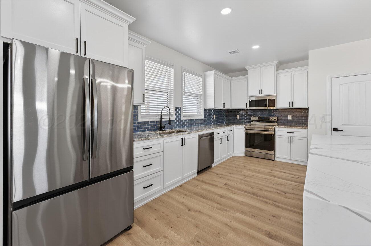 21150 W Farmers Avenue