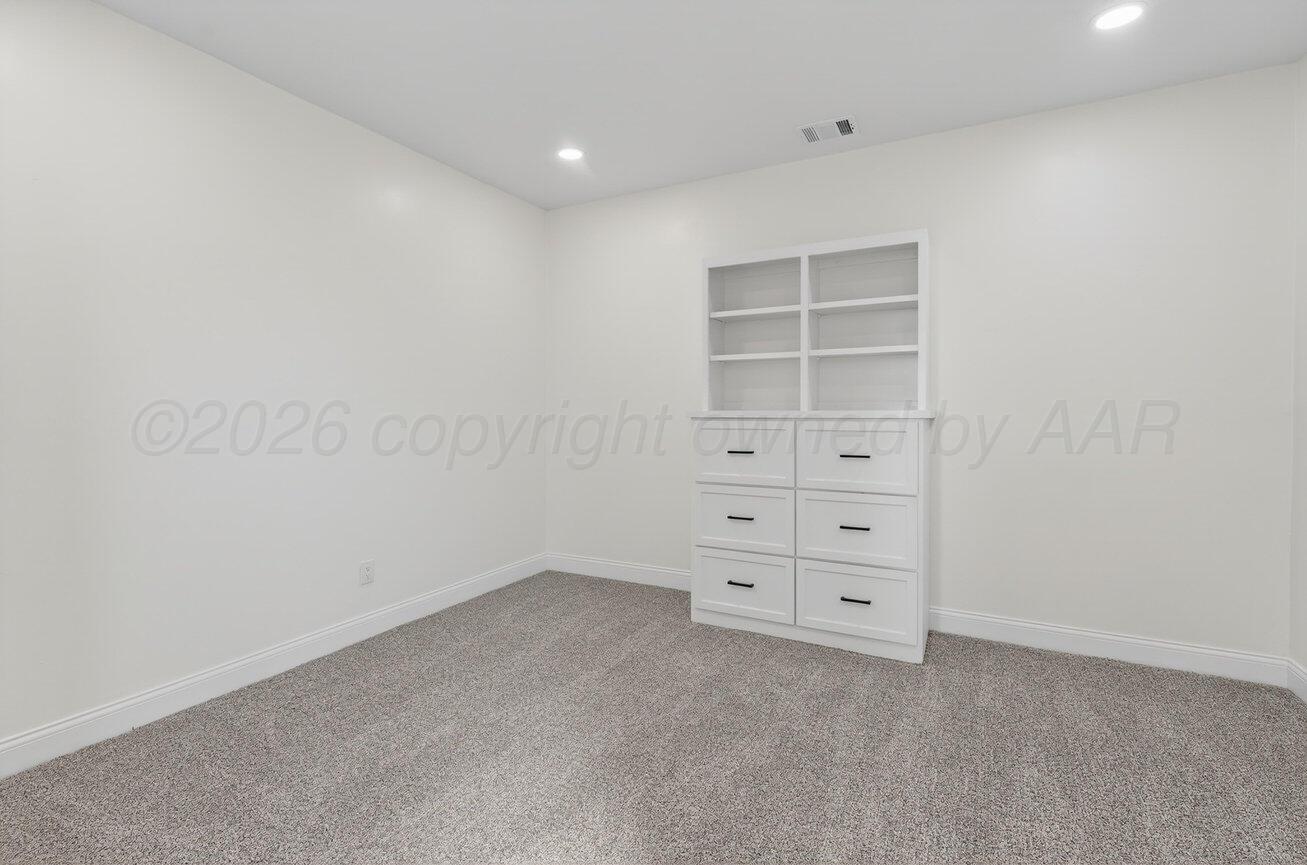 21150 W Farmers Avenue