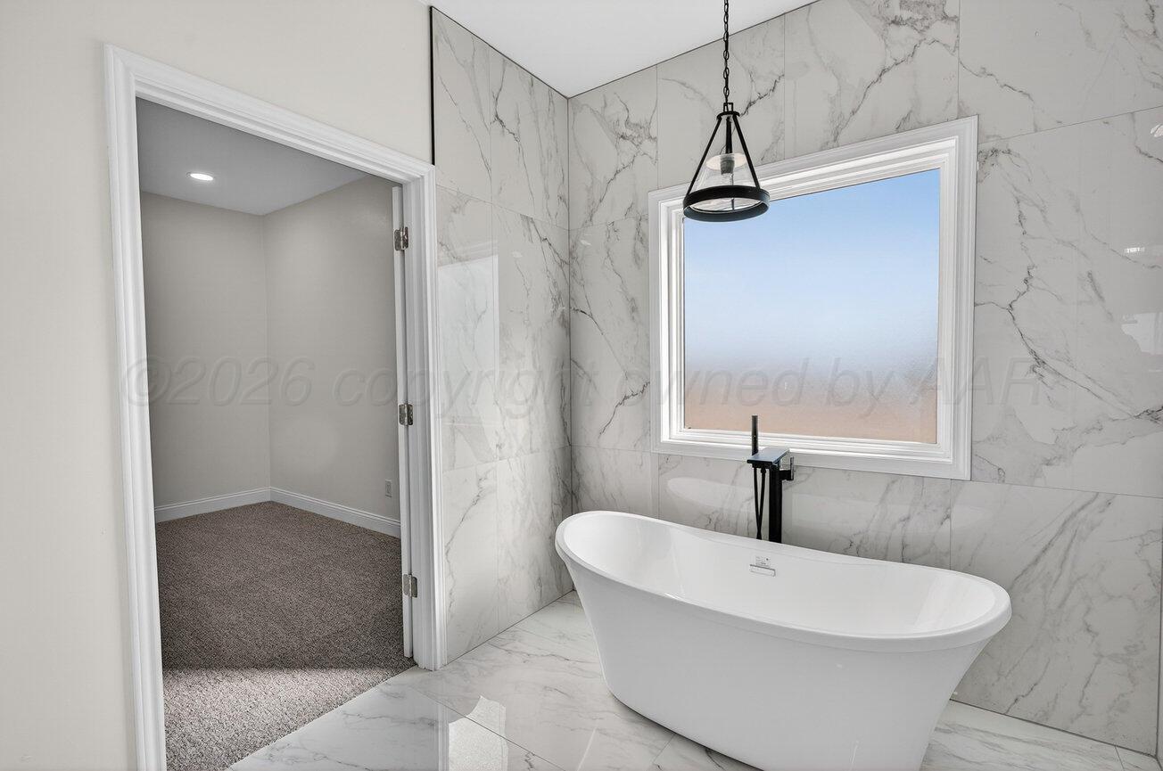 21150 W Farmers Avenue