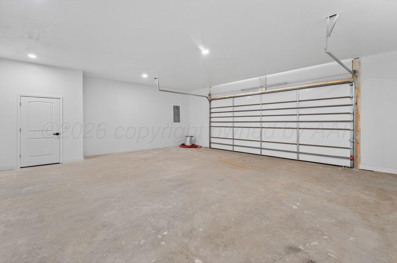 21150 W Farmers Avenue