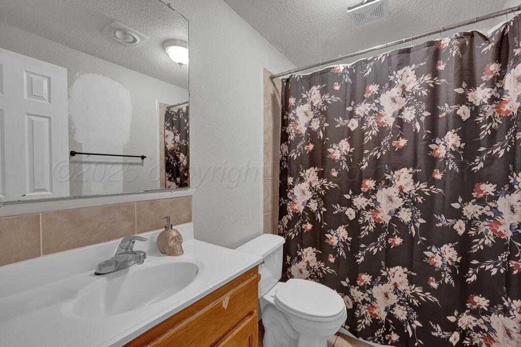 2714 OAK Drive