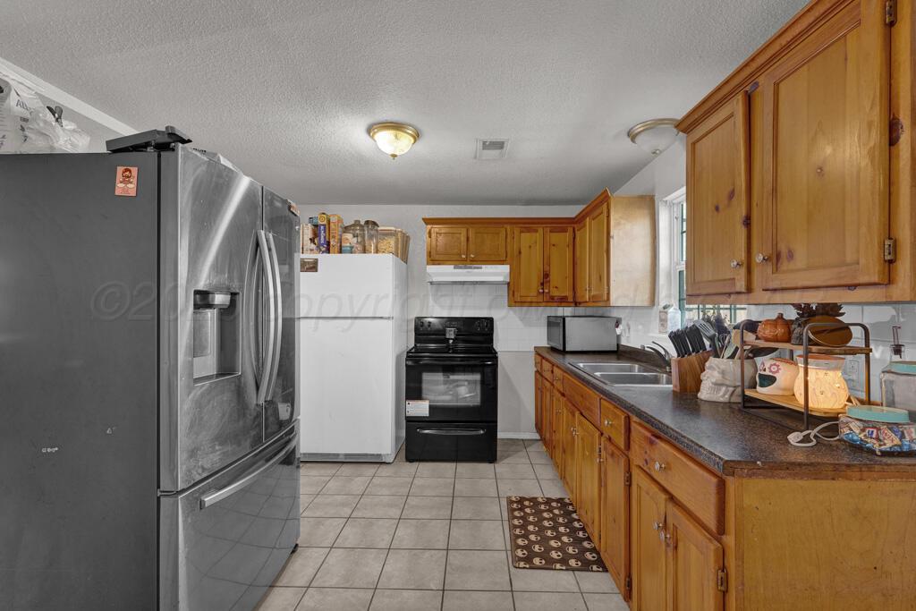 2714 OAK Drive
