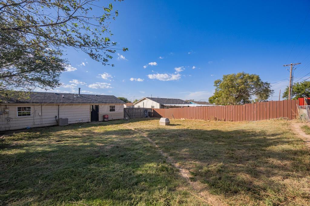 2714 OAK Drive