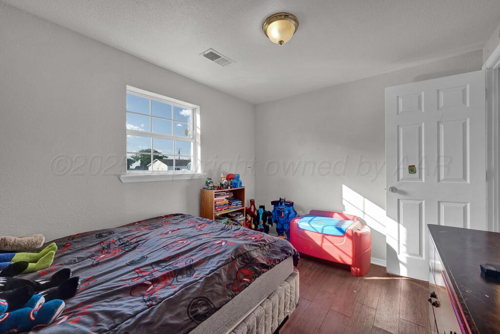 2714 OAK Drive