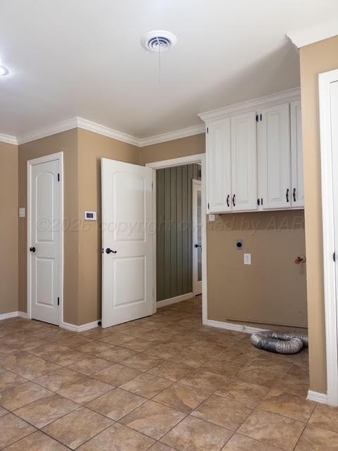 2222 S Travis Street