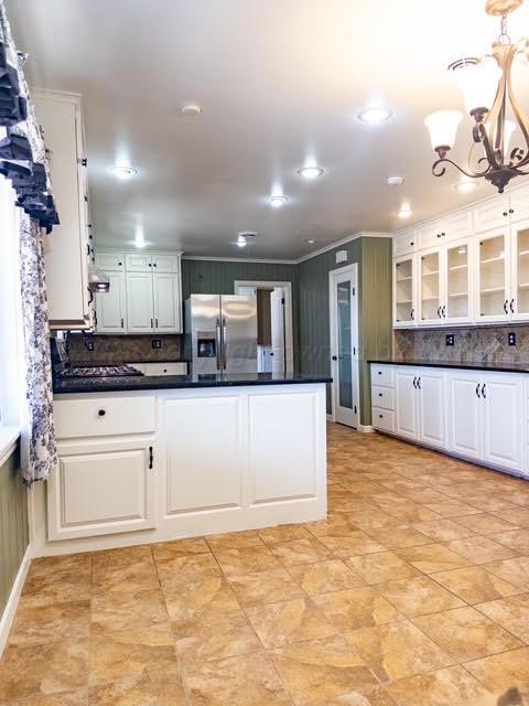 2222 S Travis Street