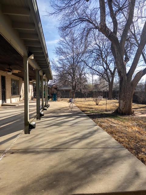 2222 S Travis Street