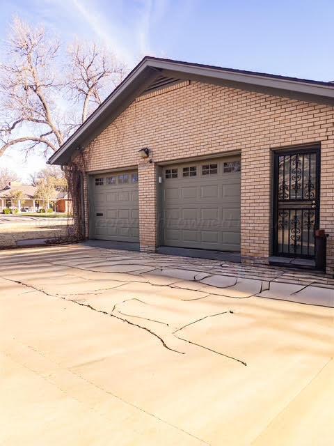 2222 S Travis Street