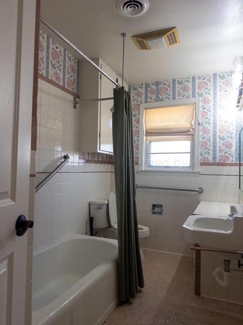 2222 S Travis Street