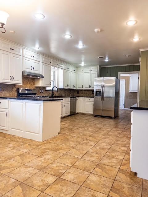 2222 S Travis Street