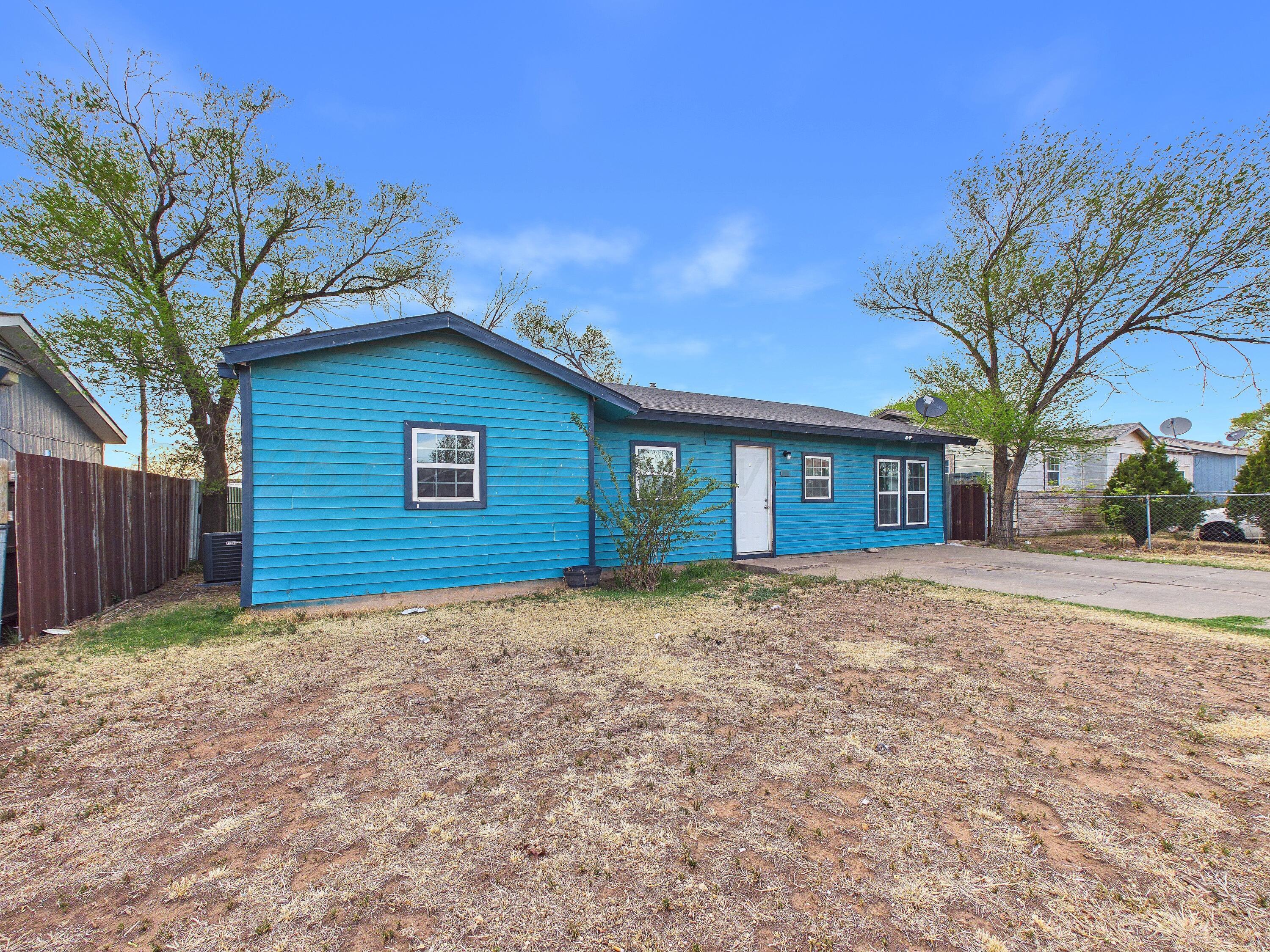 1103 BLUEBELL Street