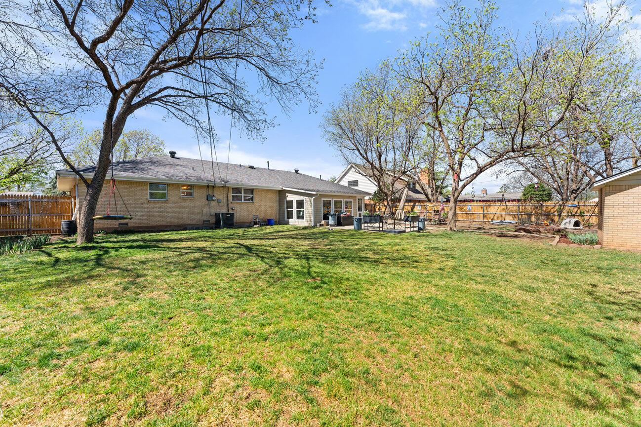 2820 LLOYD Drive