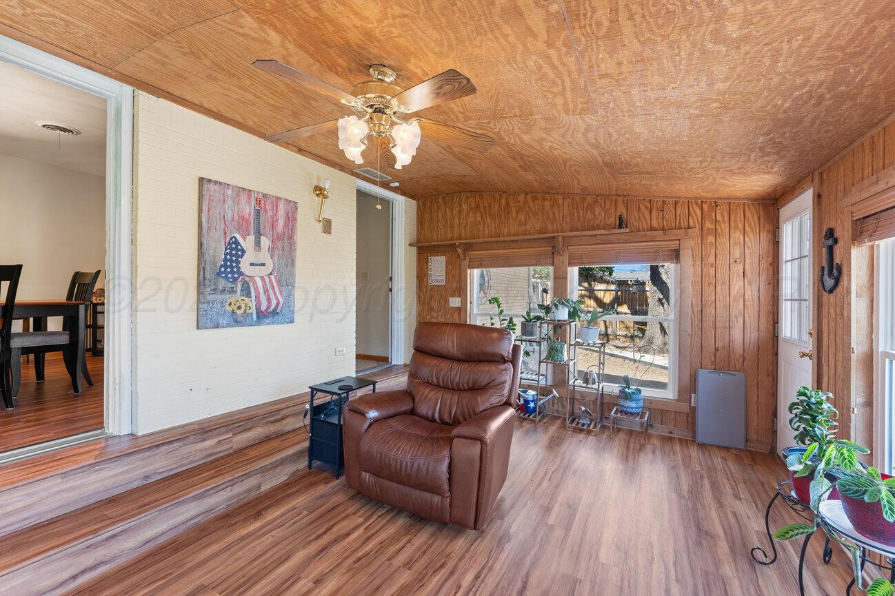 2820 LLOYD Drive