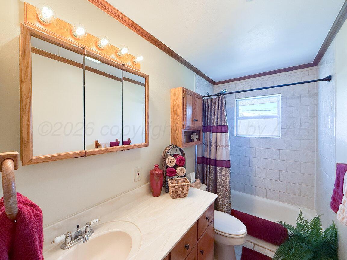 2820 LLOYD Drive