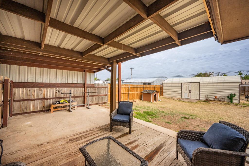 504 E 5TH Street