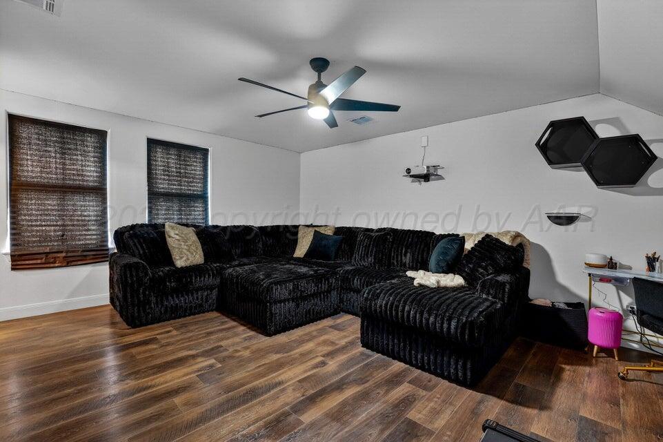 10050 PINESAP Lane