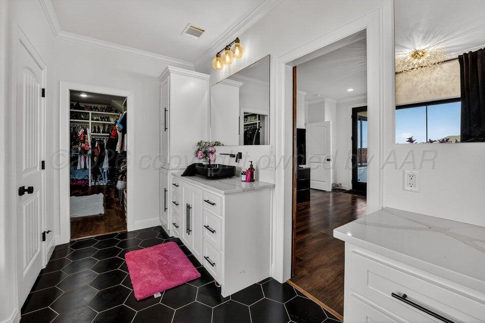 10050 PINESAP Lane