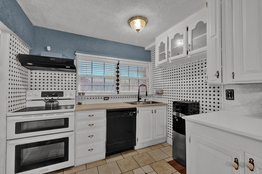 1332 NW 10TH Avenue