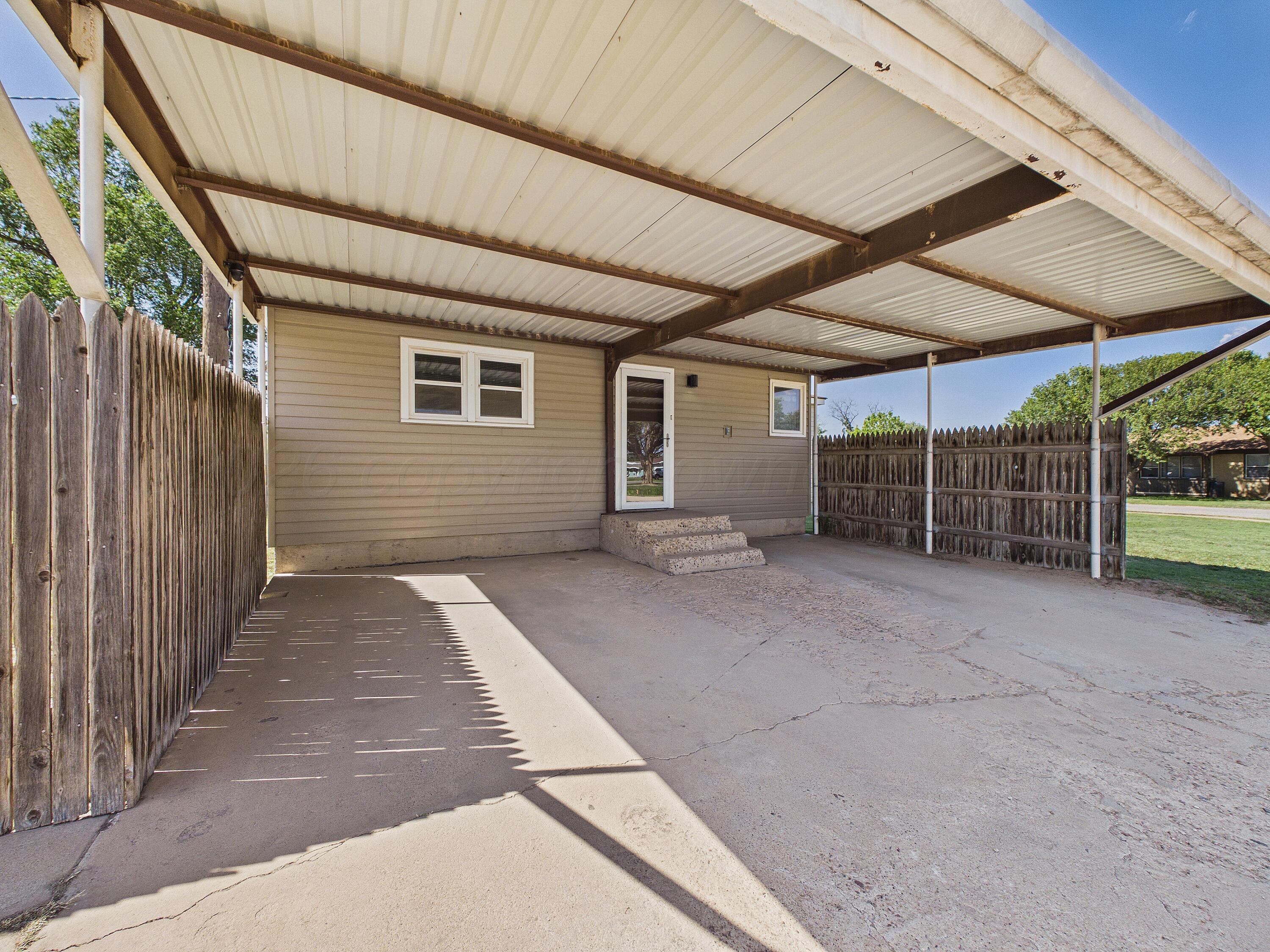 501 N LOWRY Street