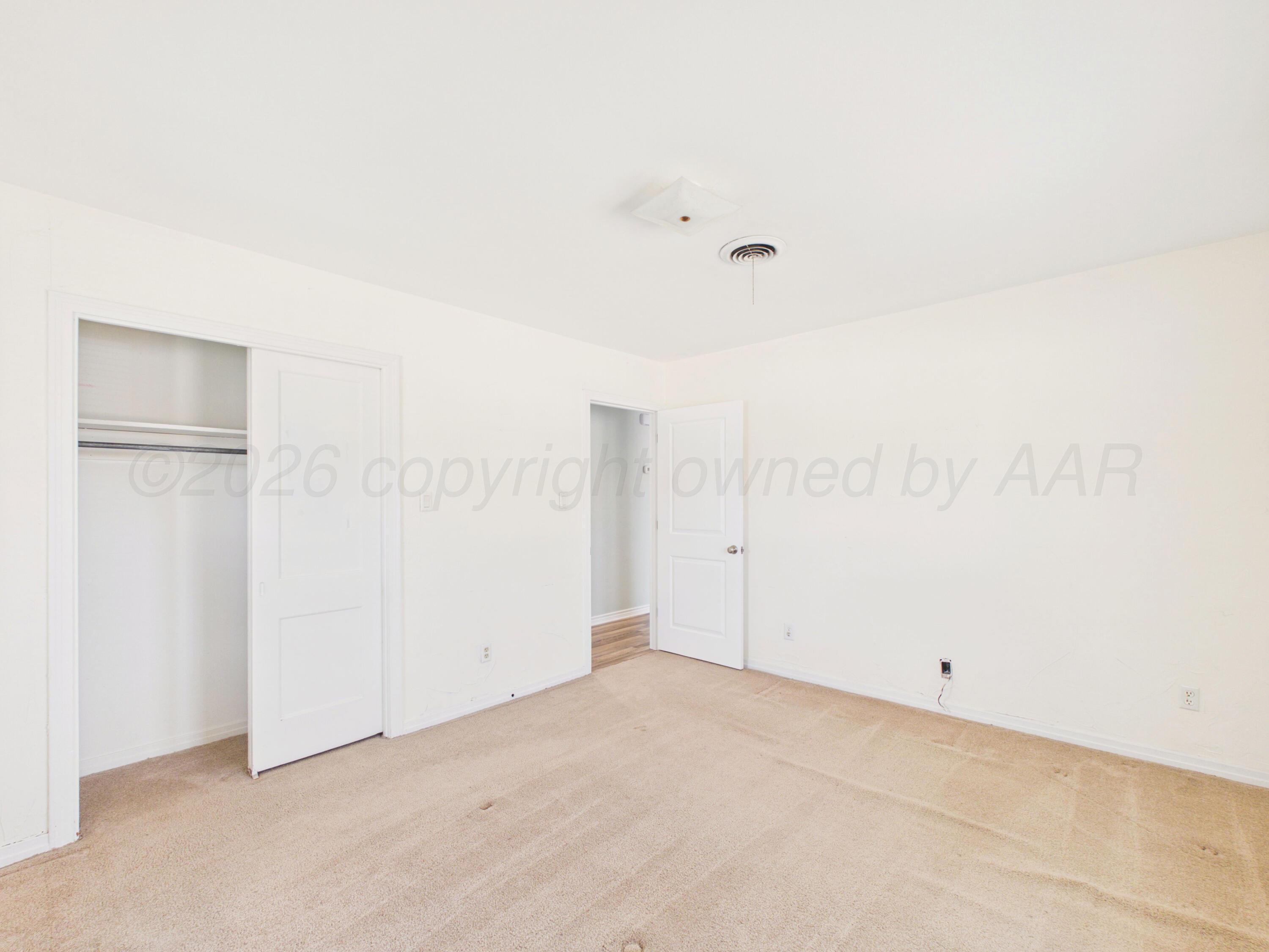 501 N LOWRY Street