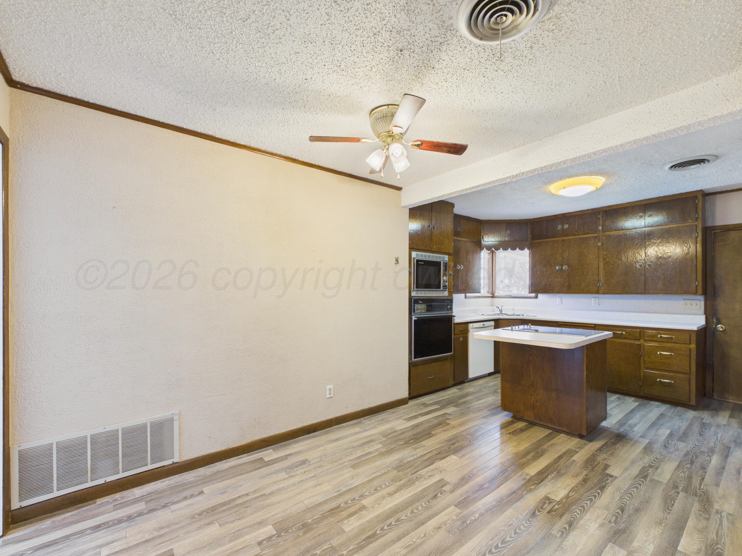 501 N LOWRY Street