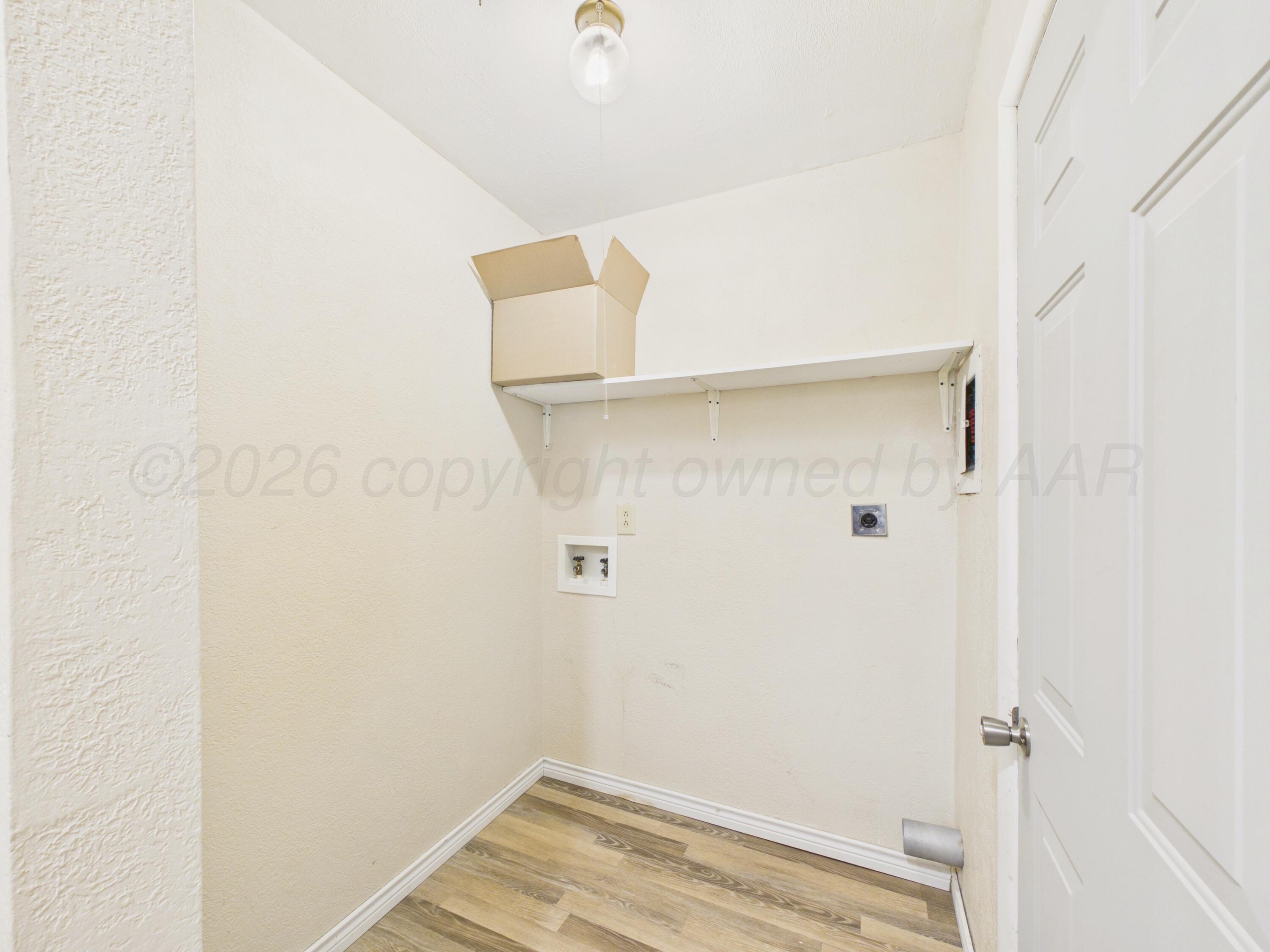 501 N LOWRY Street