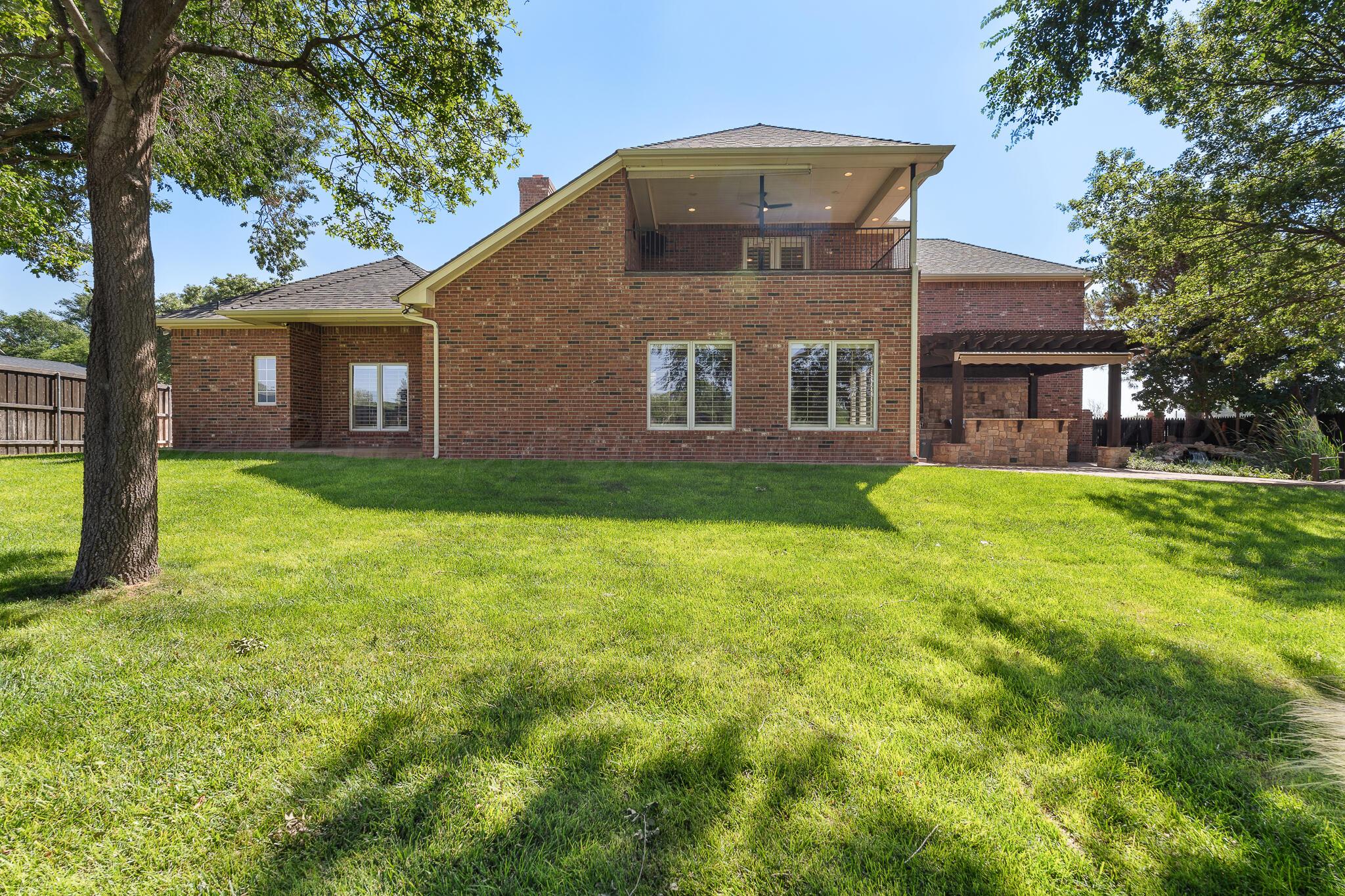 51 COUNTRY CLUB Drive