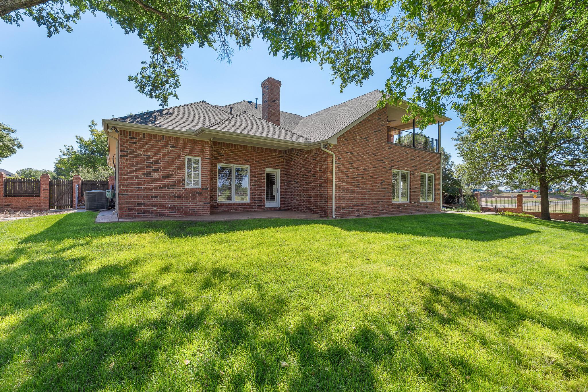 51 COUNTRY CLUB Drive
