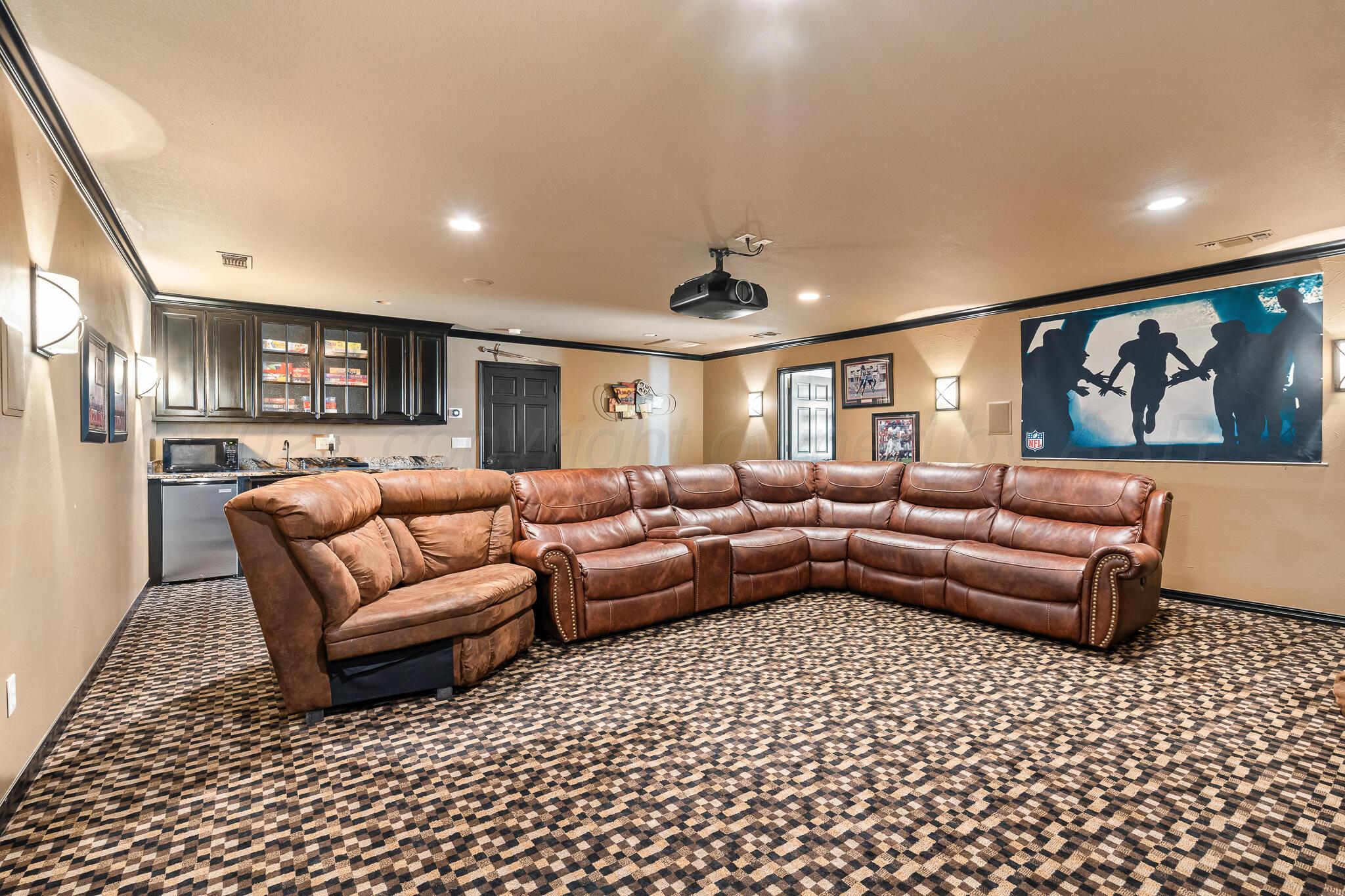 51 COUNTRY CLUB Drive