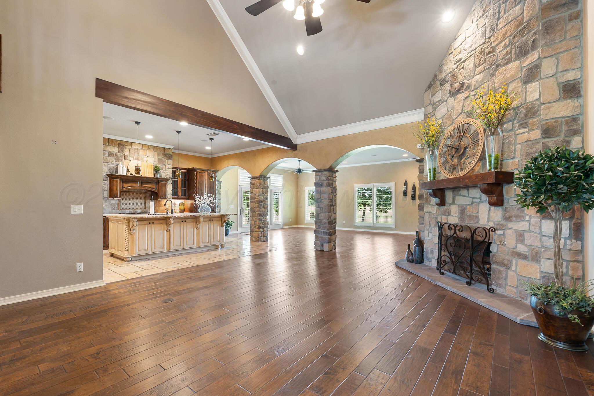 51 COUNTRY CLUB Drive