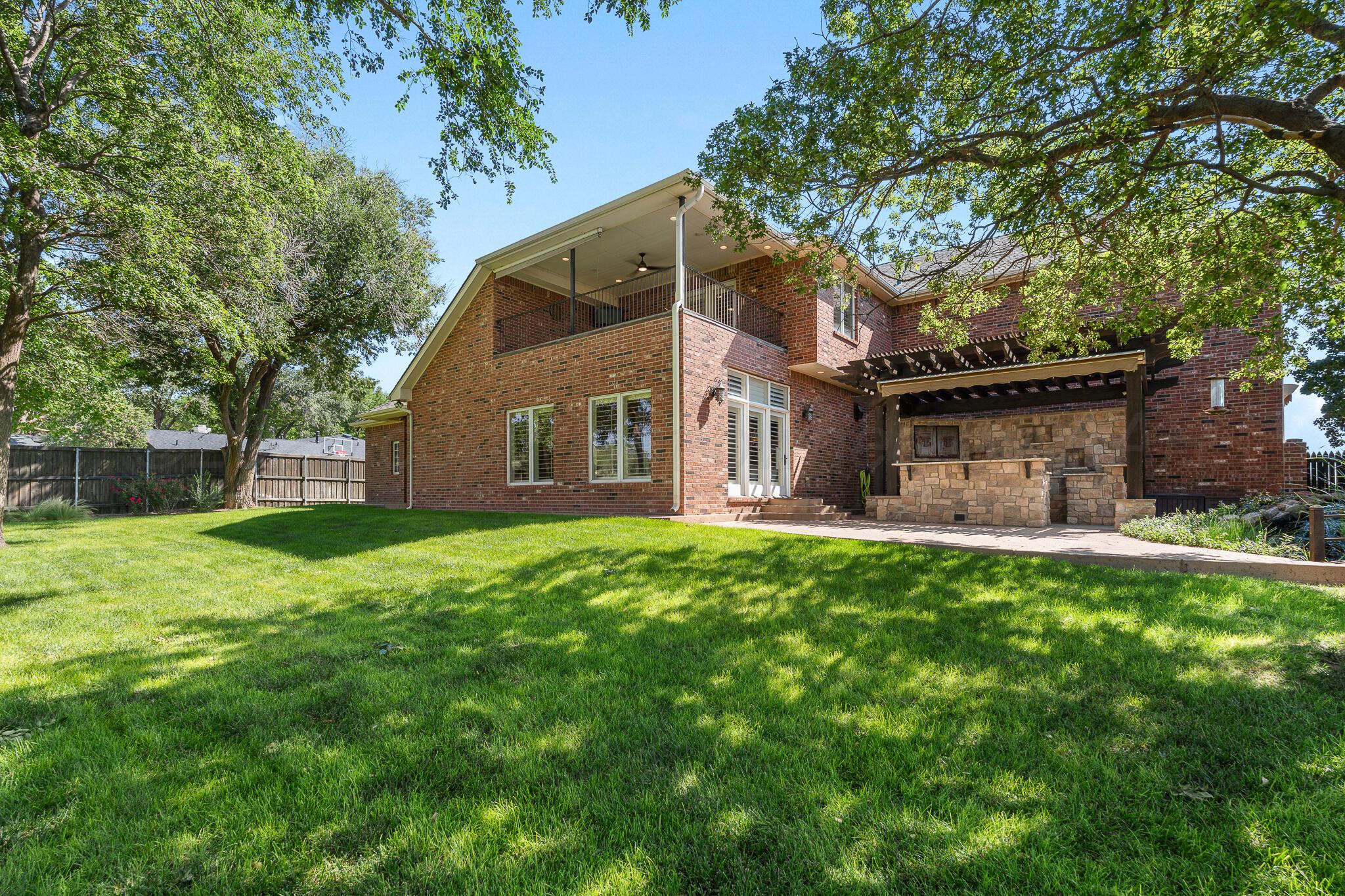 51 COUNTRY CLUB Drive