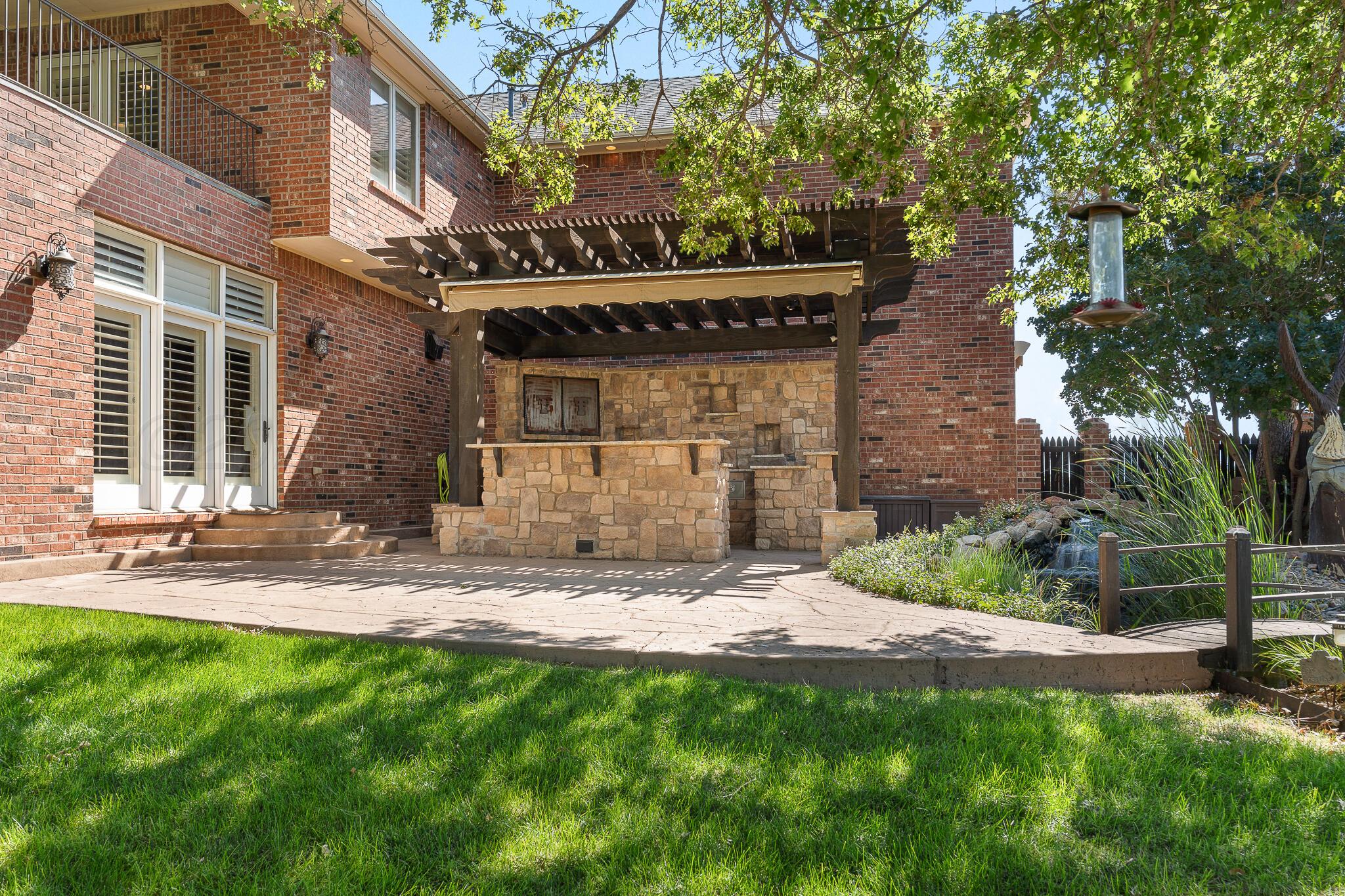 51 COUNTRY CLUB Drive