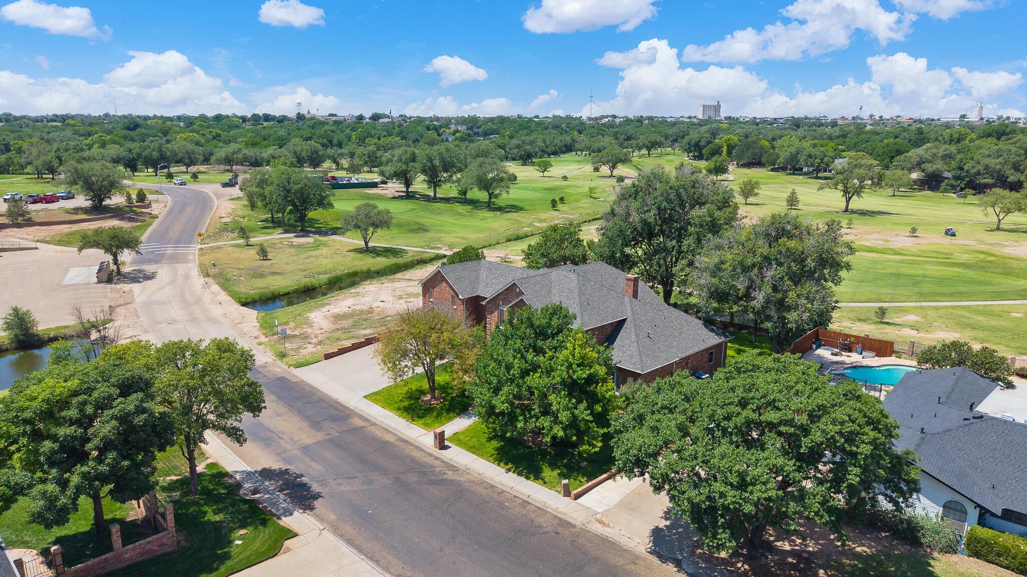 51 COUNTRY CLUB Drive
