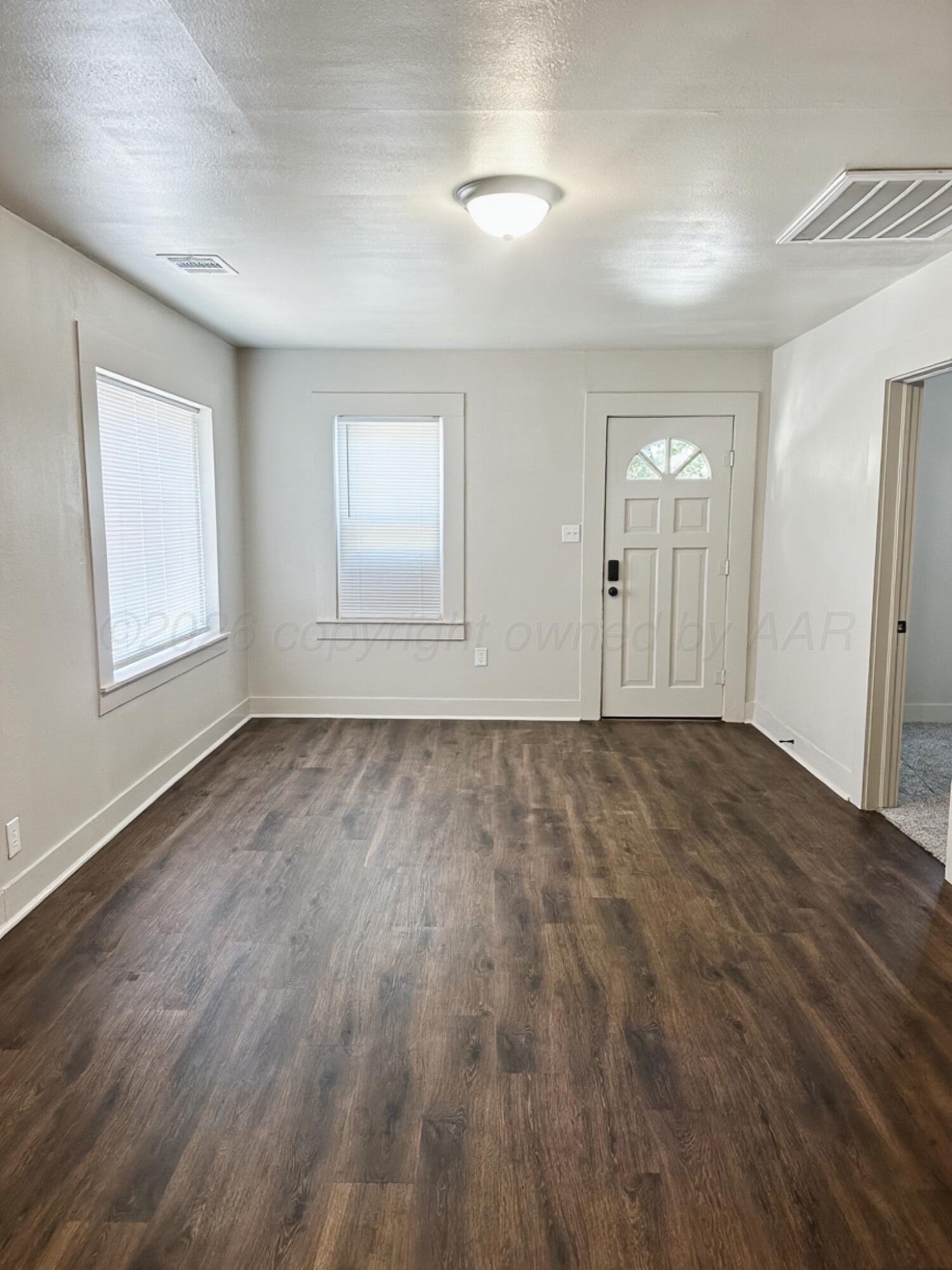 112 S Dallas Avenue