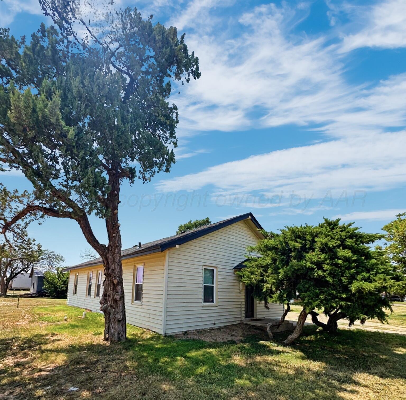 112 S Dallas Avenue