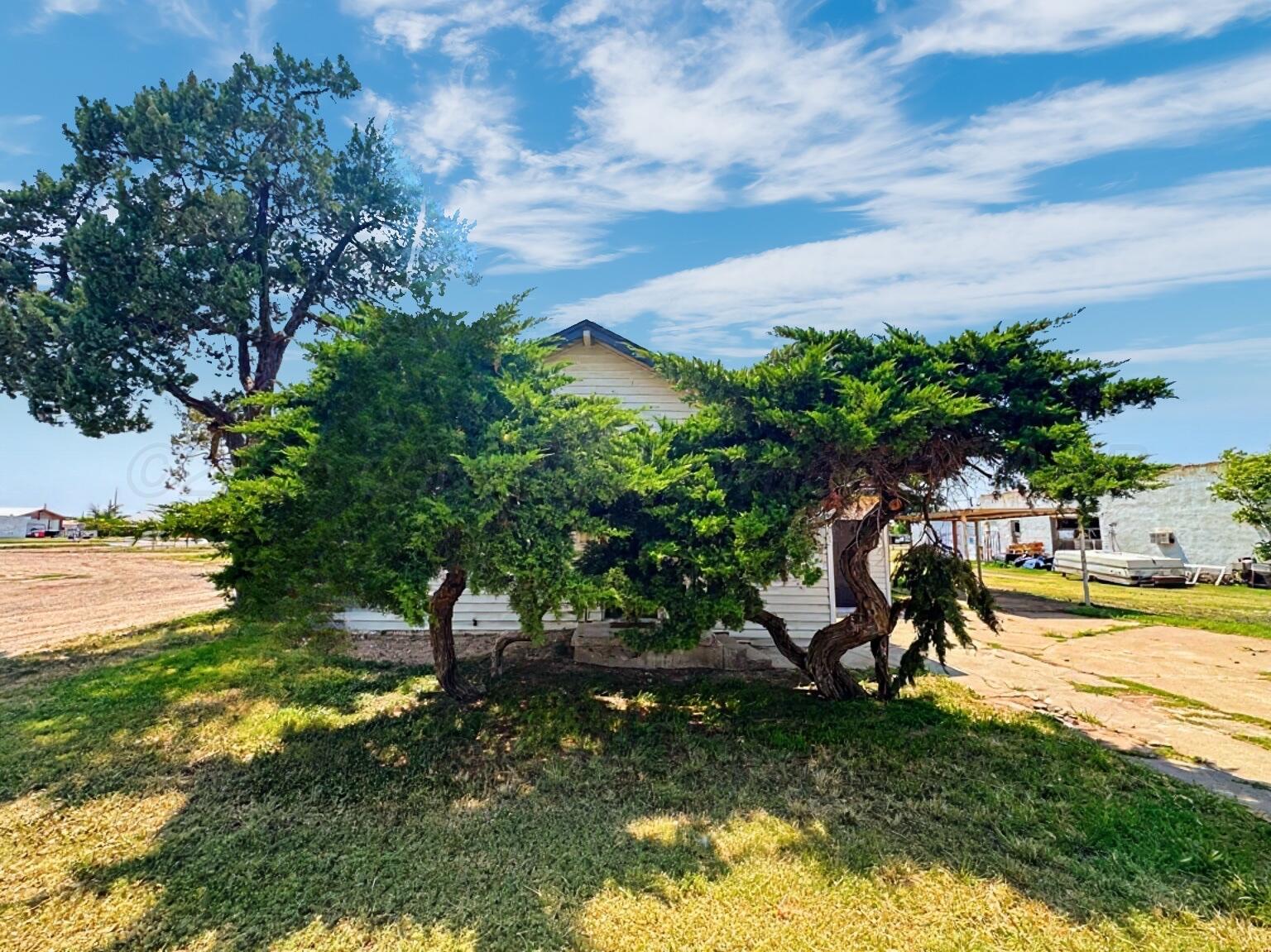112 S Dallas Avenue