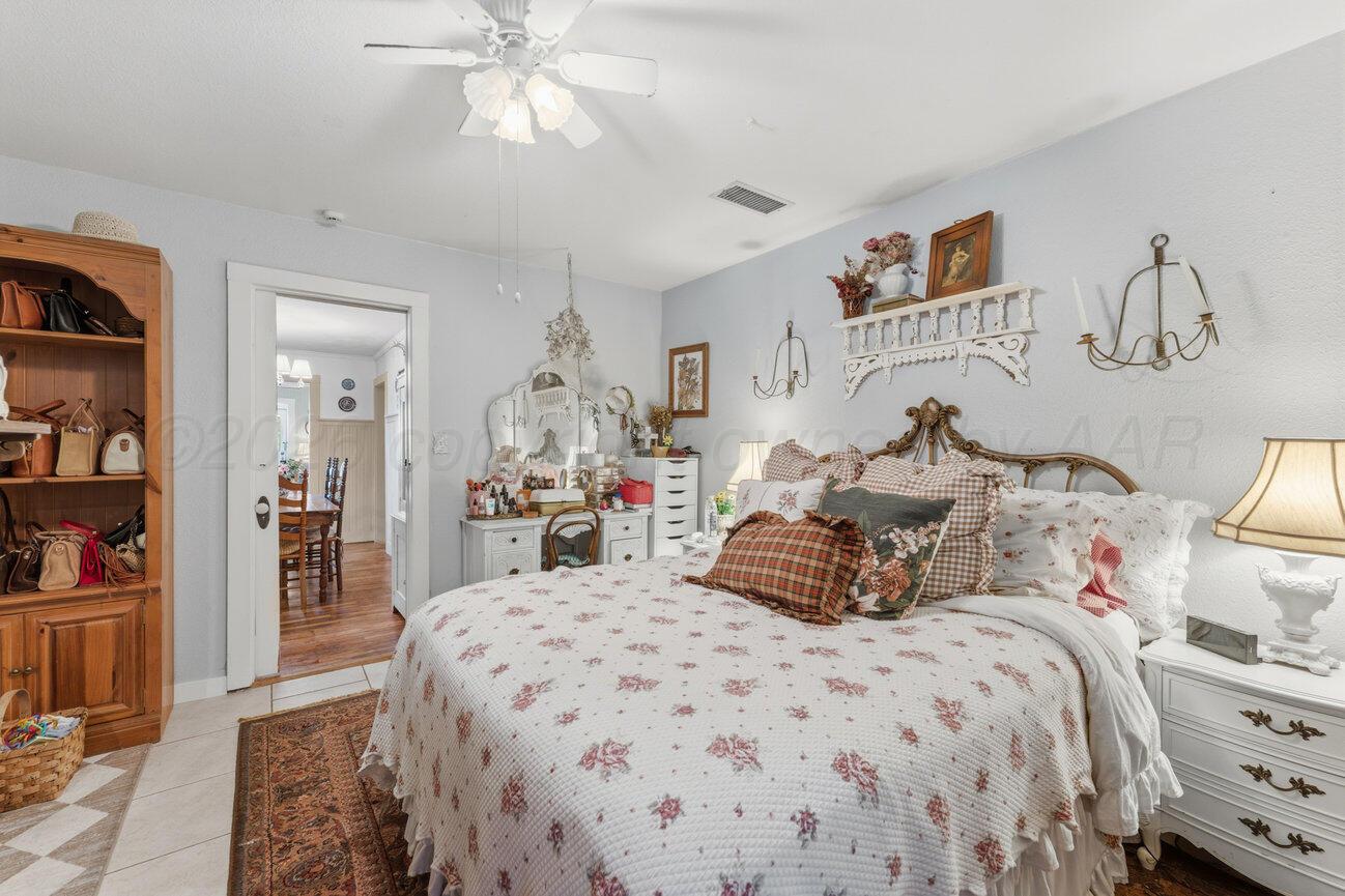 5211 RIVER Road