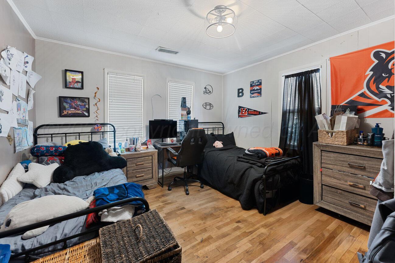 5211 RIVER Road