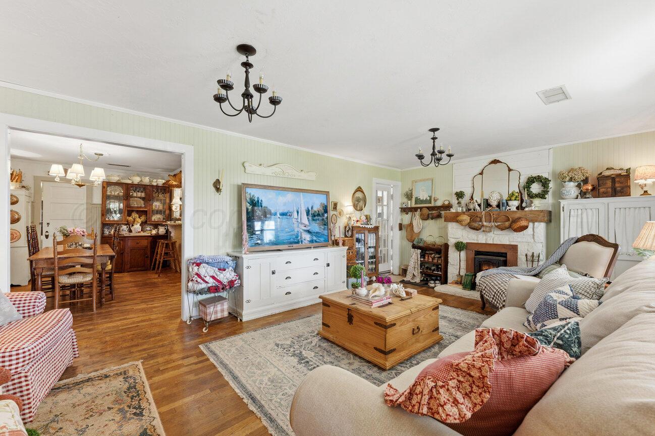 5211 RIVER Road