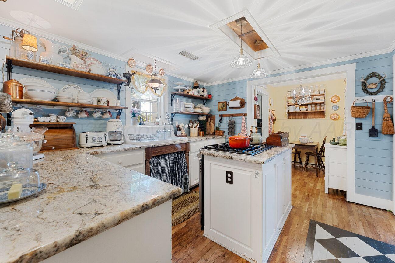 5211 RIVER Road